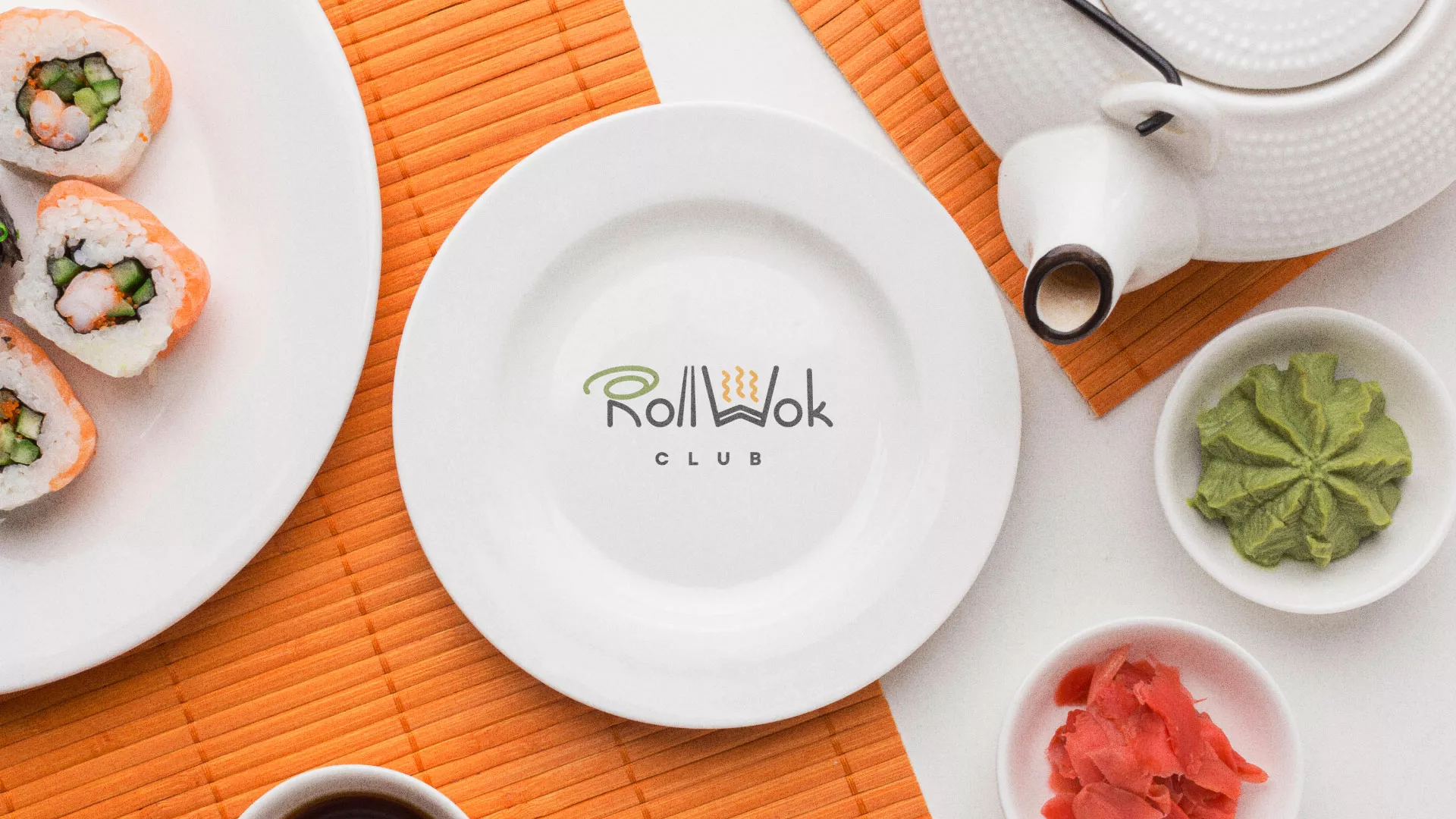 Разработка логотипа и фирменного стиля суши-бара «Roll Wok Club» в Вуктыле
